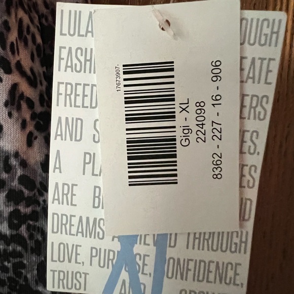LuLaRoe Gigi top - Picture 2 of 7
